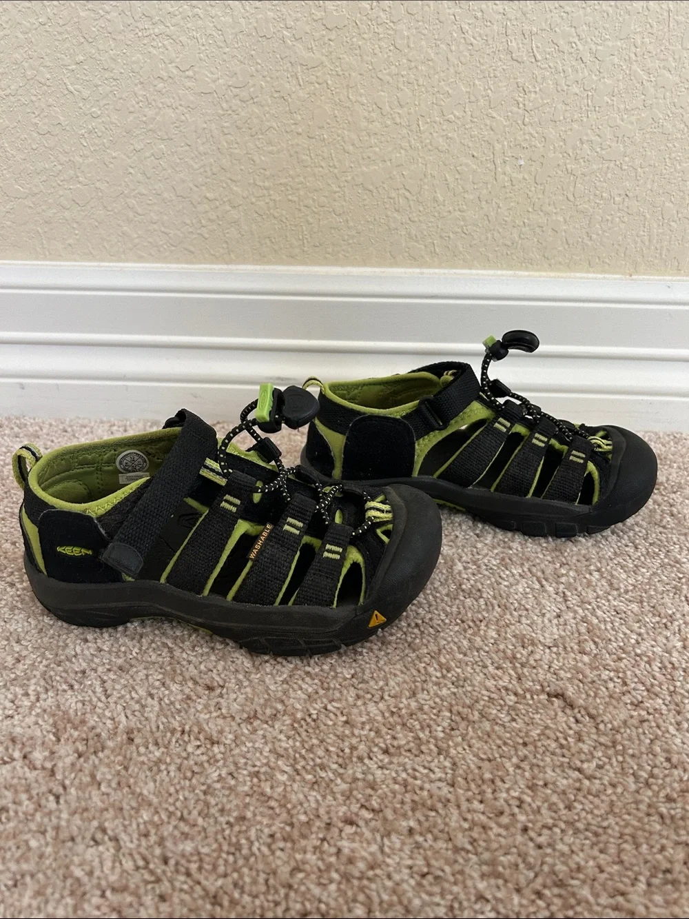 Keen Newport H2 Youth Sandals - Black/Lime Green